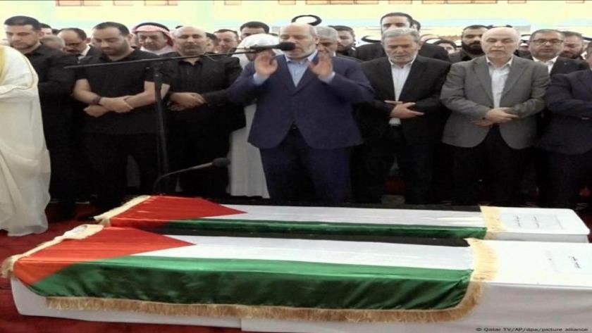 ایران برس: خليل الحية يؤدي صلاة الجنازة على نجله في الدوحة