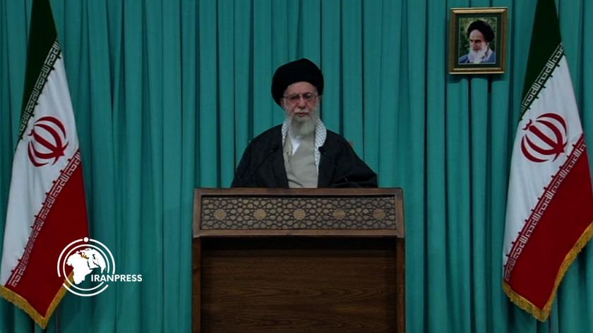 Iranpress: قائد الثورة الإسلامية: لن نستسلم للضغوط في قضايانا كافة