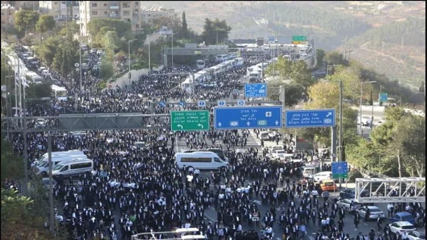 Iranpress: 200 ألف من الحريديم يتظاهرون في القدس رفضًا للتجنيد 