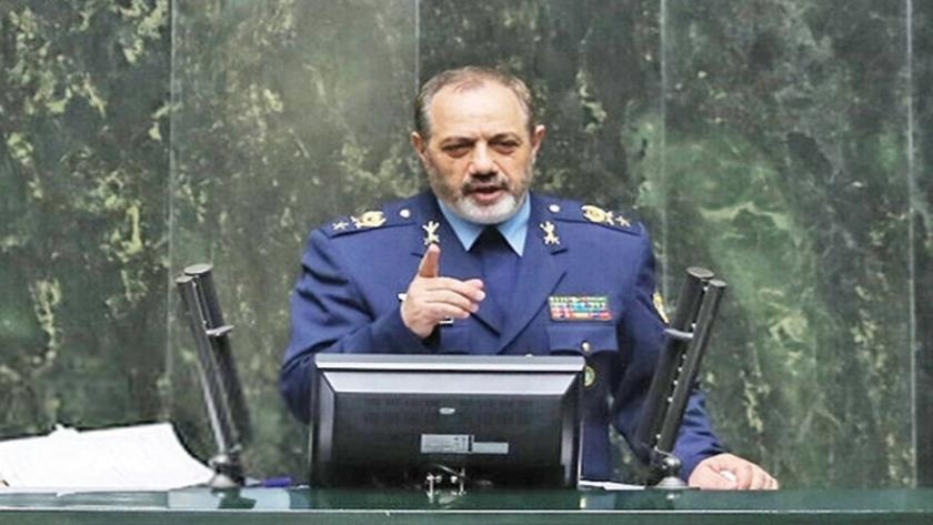 Iranpress: وزير الدفاع: توطين 582 قطعة دفاعية خلال عام واحد وتوفير 93 ألف وظيفة