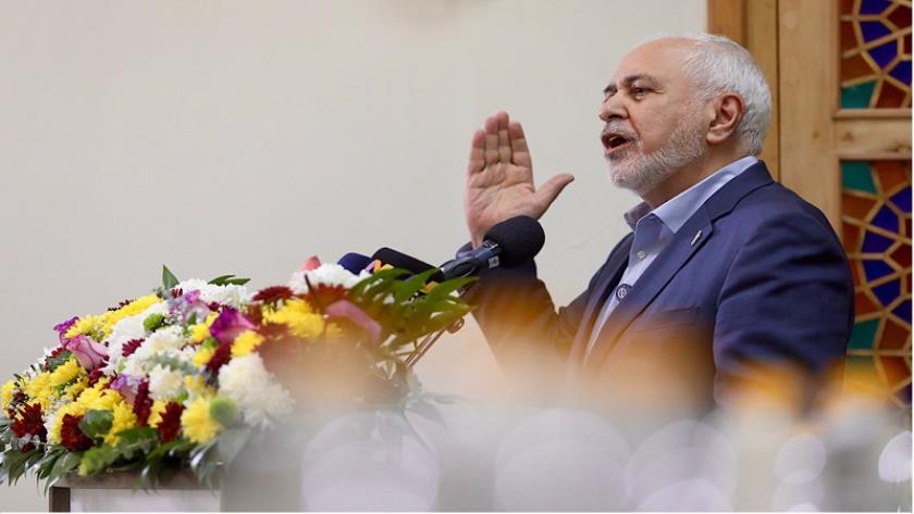 Iranpress: ظريف: إسرائيل تخشى السلام وإيران رائدة الشرق الأوسط الخالي من السلاح النووي