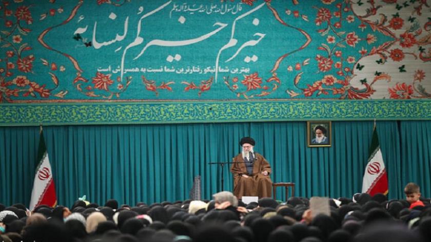 ایران برس: سماحة القائد المعظم: المرأة ليست عاملة منزل بل مديرة للأسرة