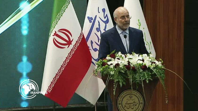 Iranpress: قالیباف: لا لذة أعظم من حلّ مشكلات البلاد بالبحث العلمي
