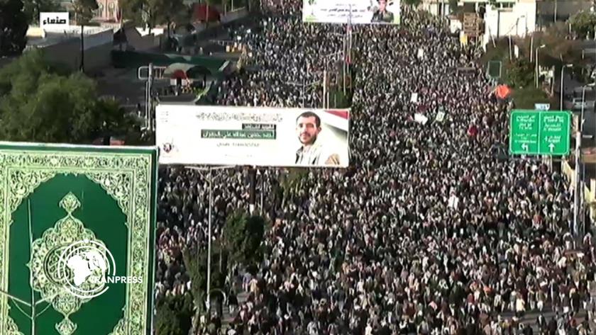 Iranpress: صنعاء.. مسيرة مليونية تحت شعار ‘‘نفير واستنفار نصرةً للقرآن وفلسطين’+ فيديو