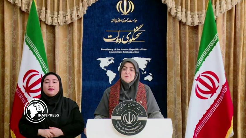 Iranpress: المتحدثة باسم الحكومة تنفي احتمال تضخم جامح بنسبة 300% في إيران + فيديو