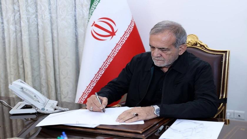 Iranpress: الرئيس: المؤامرة الأمريكية–الصهيونية كانت انتقامًا بعد هزيمة الحرب الـ12 يومًا