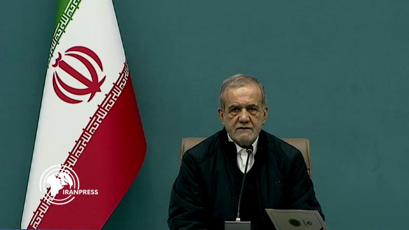 Iranpress: افتتاح مشاريع وزارة النفط الإيرانية برعاية بزشکیان