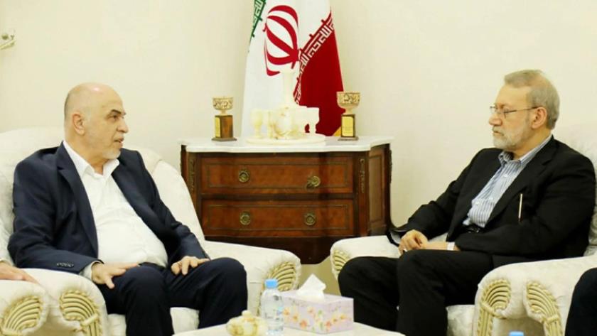 Iranpress: الدوحة.. وفد من حماس يبحث مع لاريجاني تطورات غزة ويؤكد تضامنه مع إيران