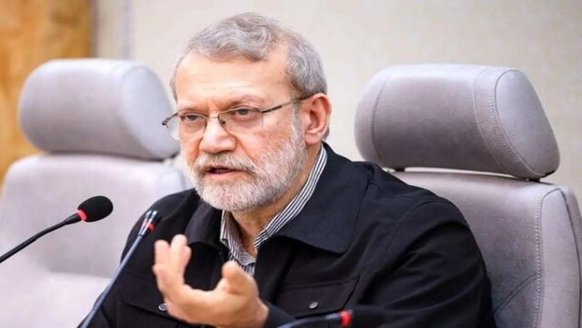 Iranpress: تحذير علي لاريجاني لفرنسا بعد تصريحات ماكرون بشأن مضيق هرمز