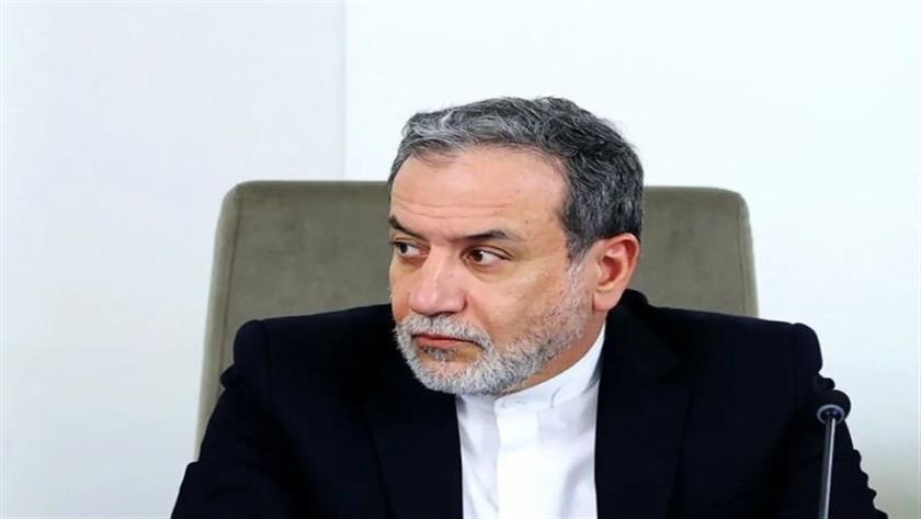 Iranpress: عراقجي: مضيق هرمز مفتوح للجميع ما عدا أمريكا وحلفائها