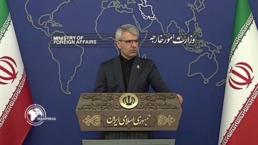 Iranpress: الخارجية: الحصار البحري ومهاجمة السفينة التجارية الإيرانية انتهاك صارخ للهدنة