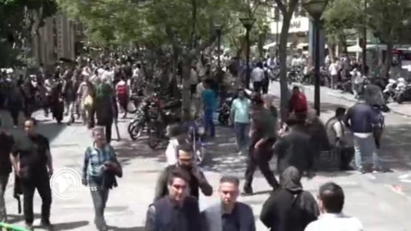 Iranpress: صورة للسوق الكبير في طهران + فيديو