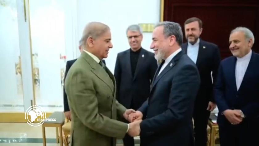 ایران برس: إسلام آباد تستضيف اجتماع عراقجي مع رئيس الوزراء الباكستاني وقائد الجيش + فيديو