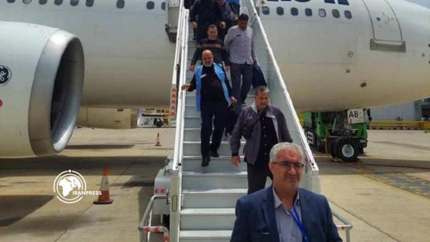 Iranpress: وصول أولى مجموعات حج التمتّع الإيرانية إلى المدينة المنوّرة + فيديو