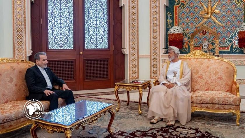 Iranpress: عراقجي: التواجد العسكري الأمريكي في المنطقة يزعزع الأمن