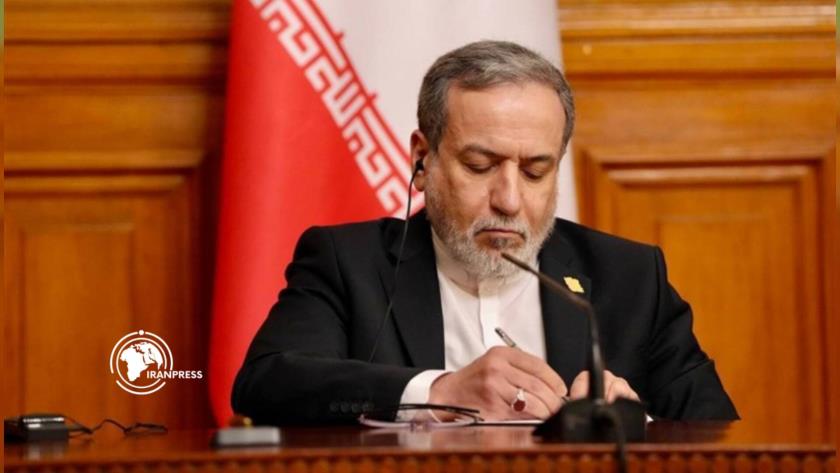 Iranpress: عراقجي: جاهزيتنا للدفاع كاملة بنسبة 1000%