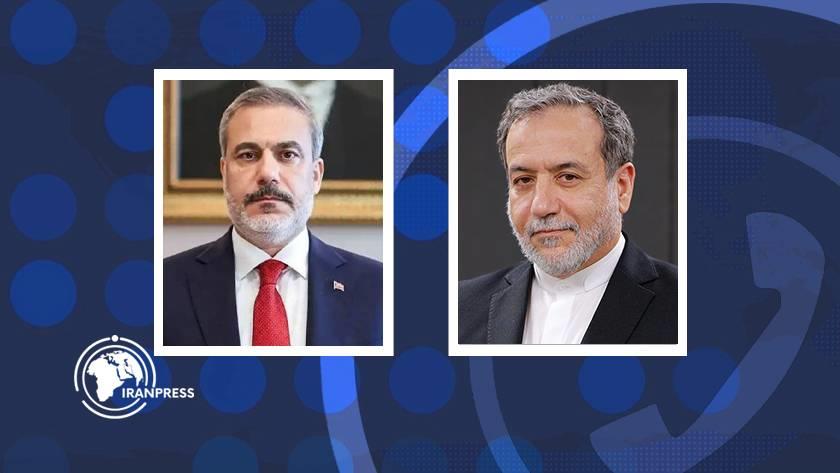 Iranpress: مكالمة هاتفية بين وزيري خارجية إيران وتركيا