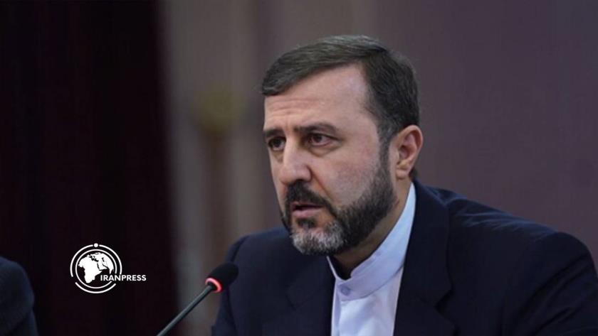 Iranpress: إيران تحذر فرنسا وإنجلترا من إرسال بوارجهما إلى محيط مضيق هرمز