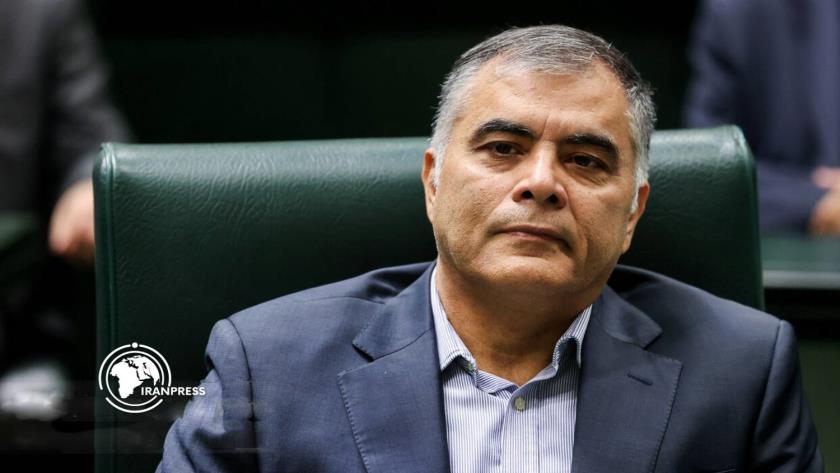 Iranpress: وزير النفط : لم ينخفض ​​إنتاج النفط خلال الحرب