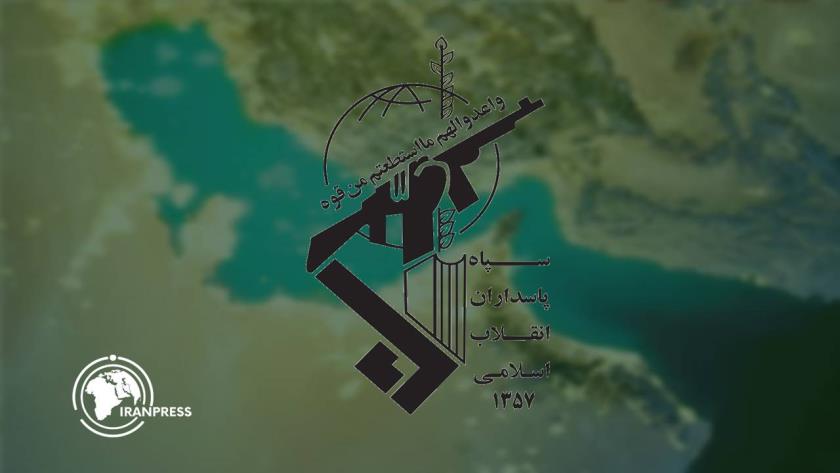 Iranpress: الحرس الثوري: 28 سفينة عبرت مضيق هرمز في الـ24 ساعة الماضية