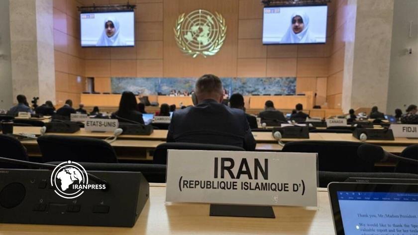 Iranpress: الطفلة الناجية من العدوان الأمريكي تطالب الأمم المتحدة بحماية الأطفال