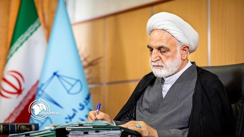 Iranpress:  السلطة القضائية: ننفذ أوامر سماحة القائد حرفًا بحرف