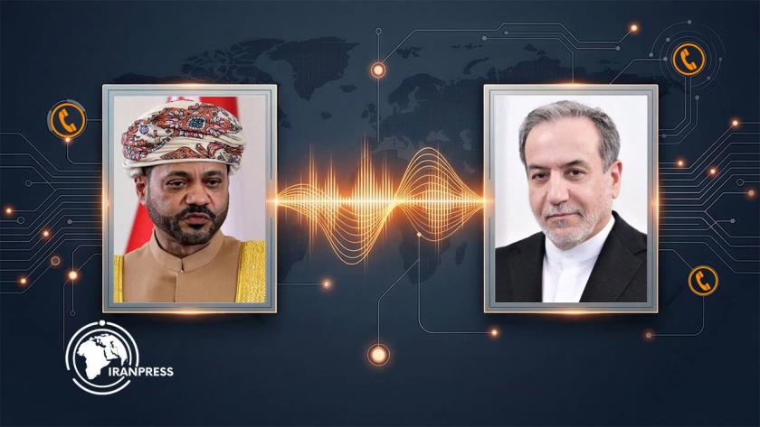 Iranpress:  طهران ومسقط تبحثان أمن الخليج الفارسي في ظل الرد الإيراني على الاعتداءات الأمريكية