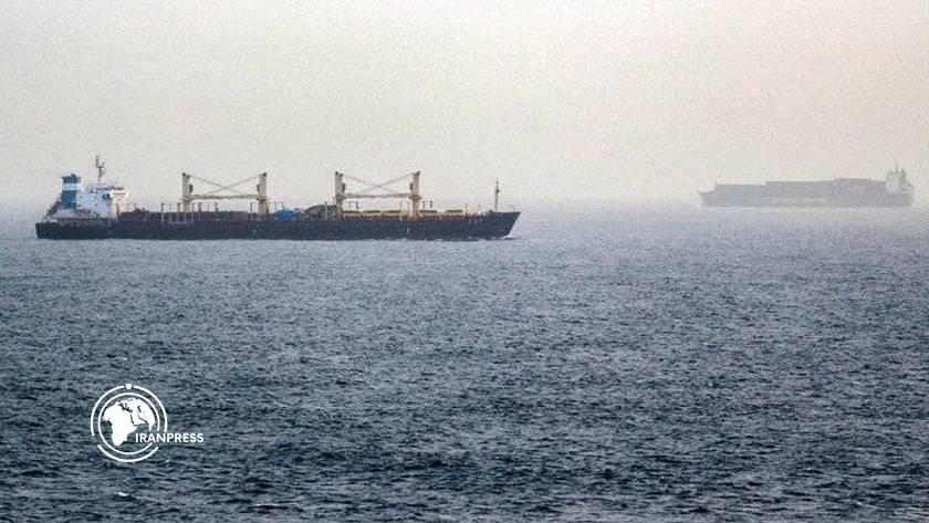 Iranpress: 6 ناقلات نفط سعودية تغير مسارها في خليج عدن بفعل العمل اليمني