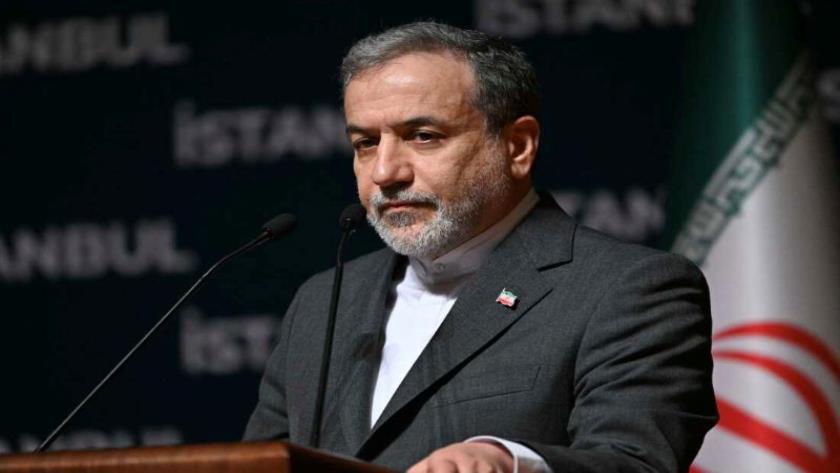 Iranpress: عراقجي: التوافق مع عمان لا يعني إعادة فتح مضيق هرمز