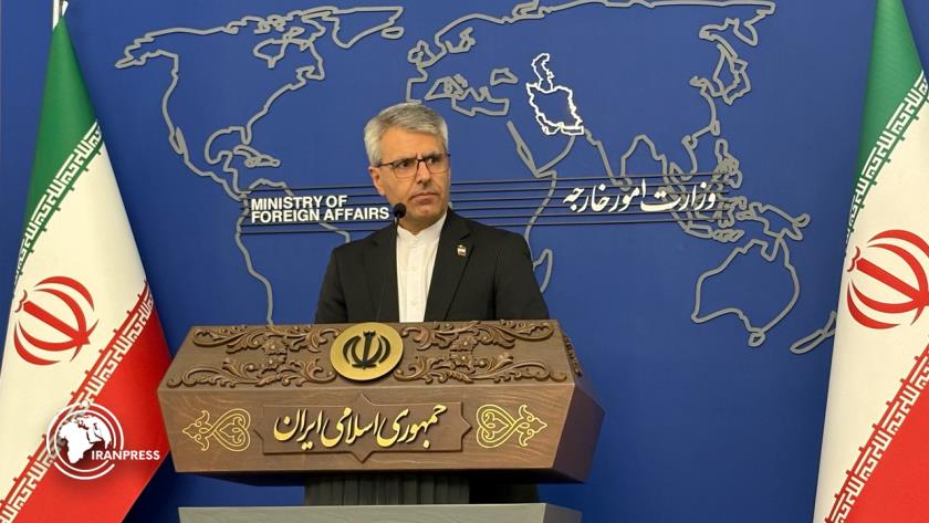 Iranpress: الخارجية: استمرار المتابعات لتحديد مصير 4 طيارين إيرانيين