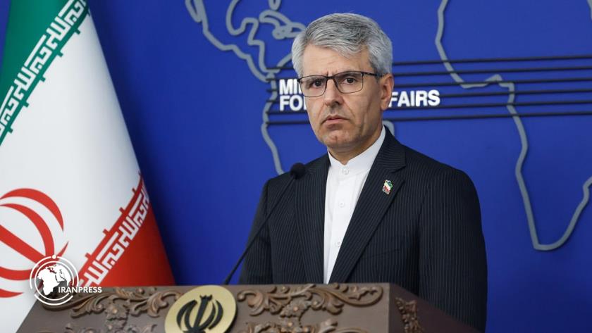 Iranpress: الخارجية الإيرانية: لن نستسلم أمام أطماع المعتدين