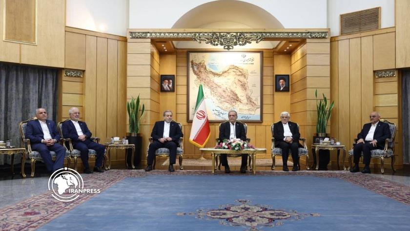Iranpress: رئيس الجمهورية: ضرورة التقارب الإقليمي والحوار للتمتع بالأمن والاقتصاد المزدهر