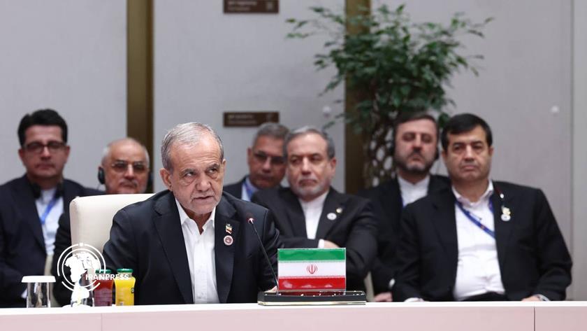 Iranpress: الرئيس بزشكيان: تأمين المنطقة رهن بمواجهة المواقف البلطجية