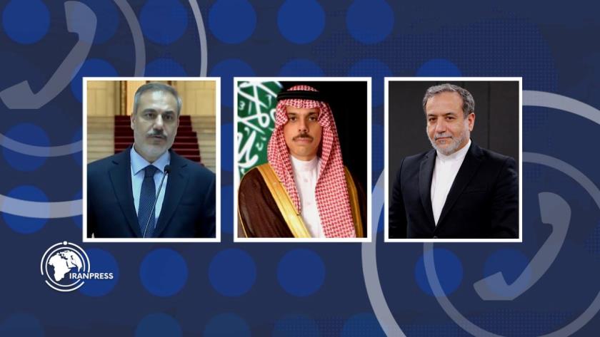 Iranpress: اتصالات هاتفية لوزير الخارجية الإيراني مع نظيريه السعودي والتركي
