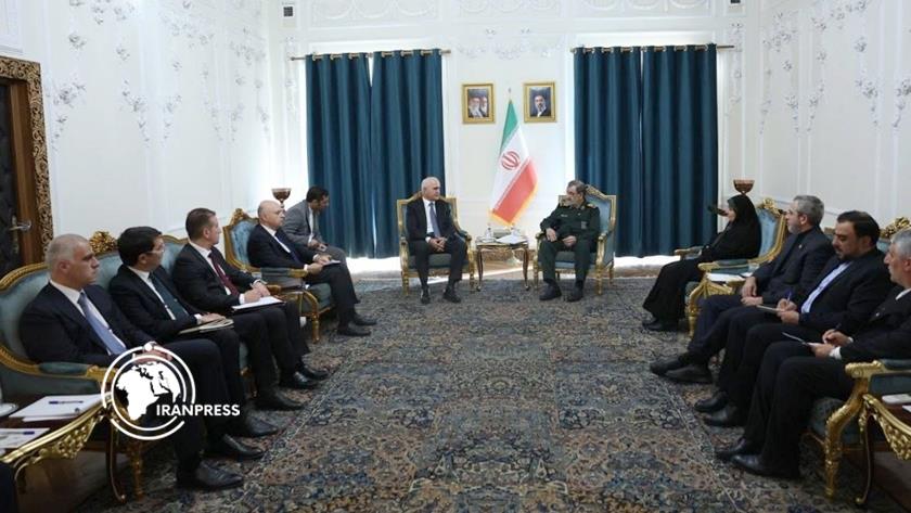 Iranpress: مصطفى ييف: نفنّد المزاعم المتعلقة باستخدام الأرض الأذربيجانية منطلقًا لمهاجمة إيران