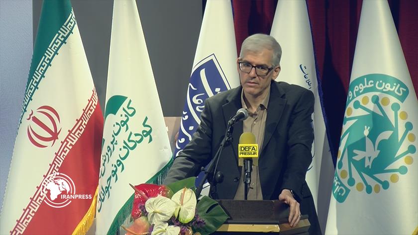 Iranpress: وكالة الفضاء الإيرانية: مستعدون لتدريب جيل جديد من أخصائيي علوم الفضاء
