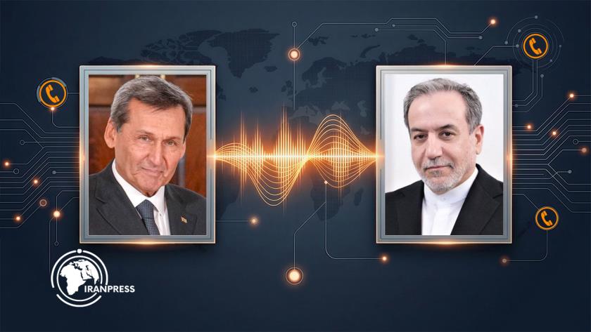 Iranpress: اتصال هاتفي بين وزيري الخارجية الإيراني والتركماني