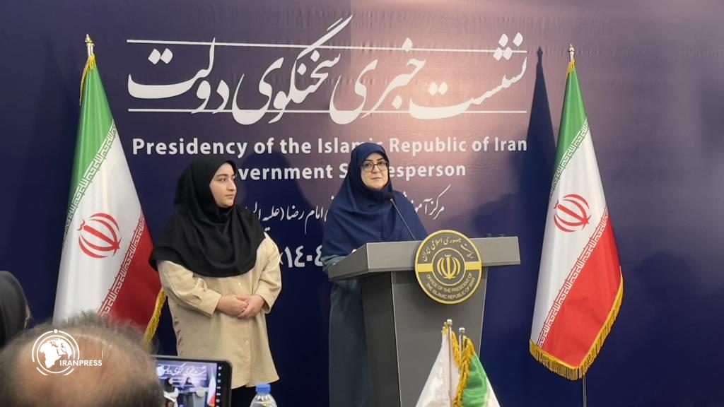 Iranpress: توضیحات سخنگوی دولت درباره آخرین وضعیت پتروشیمی میانکاله و مسائل دیگر