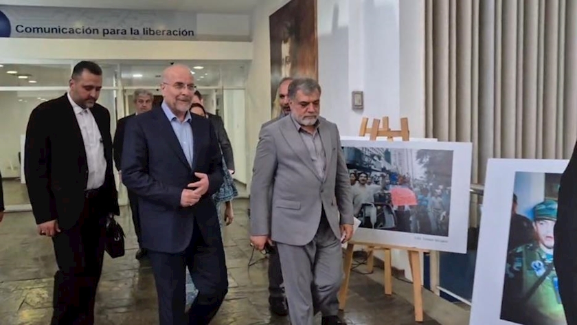 Iranpress:  استقبال اساتید و دانشجویان دانشگاه ارتباطات ونزوئلا از قالیباف