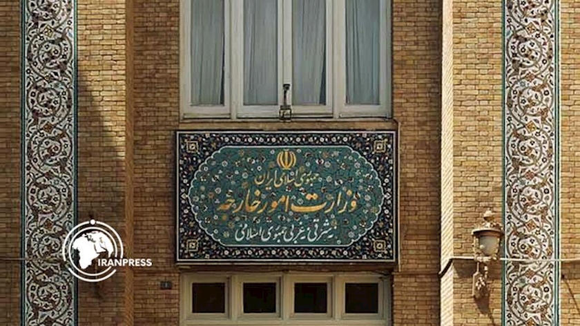 Iranpress: مهلت ۴۸ ساعته تهران به دیپلمات سوئدی برای ترک خاک ایران