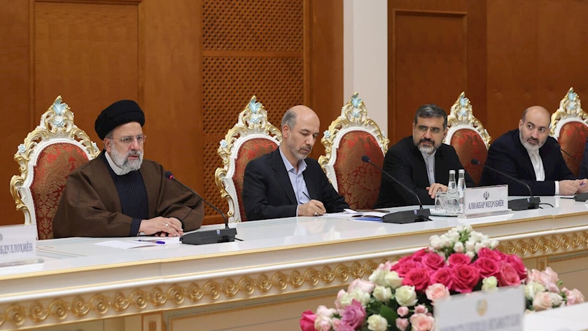 Iranpress: رئیسی: اشتراکات متعدد تاریخی میان ایران و تاجیکستان زمینه مناسبی برای گسترش روابط است