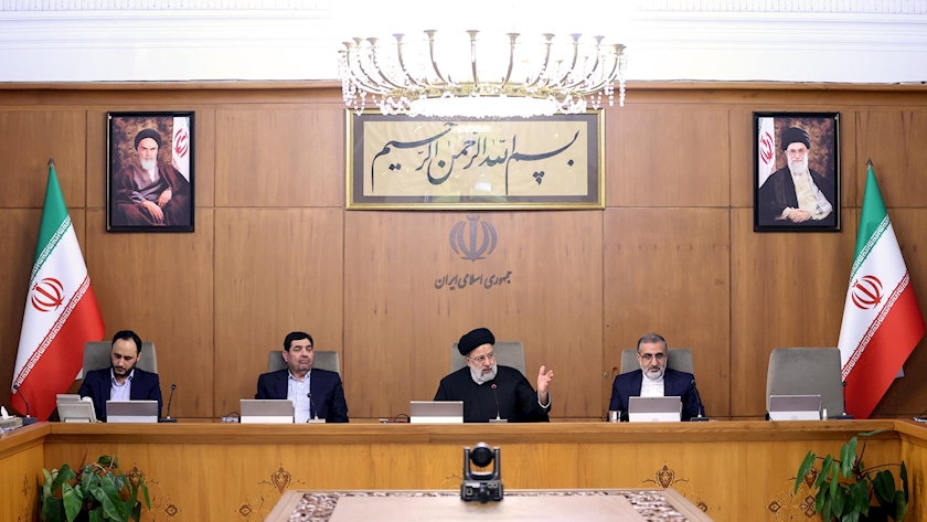 Iranpress: رئیسی: حل مسئله آلودگی هوا نیازمند همکاری همه بخش‌ها است