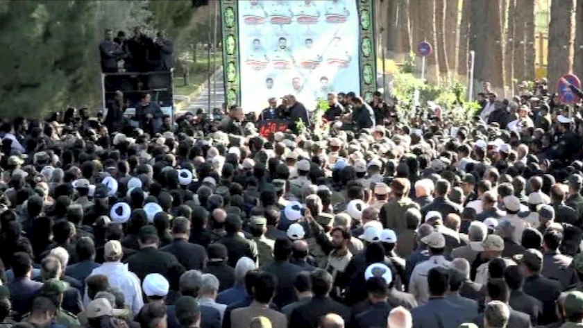 Iranpress: ببینید: وداع مردم سیستان و بلوچستان با شهدای حمله تروریستی راسک‌ 