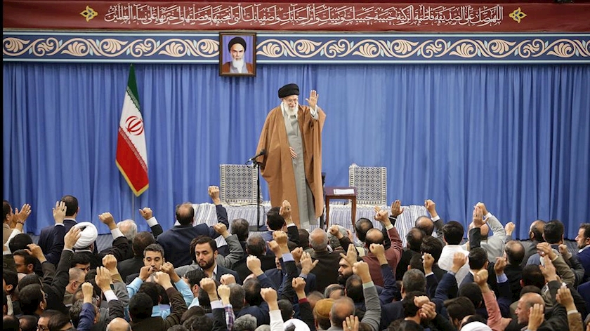 Iranpress: دیدار رهبر معظم انقلاب با جمعی از مداحان اهل بیت‌