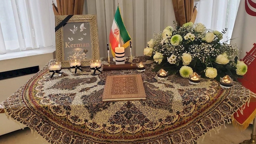 Iranpress: امضای دفتر یادبود شهدای حملات تروریستی کرمان در بروکسل