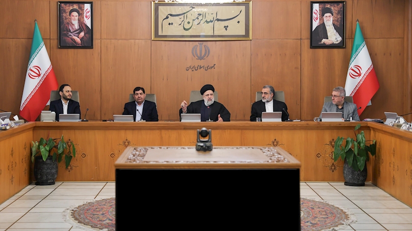Iranpress: تعیین دو وظیفه مهم برای مسئولان اجرایی در ارتباط با انتخابات از سوی رئیس جمهوری