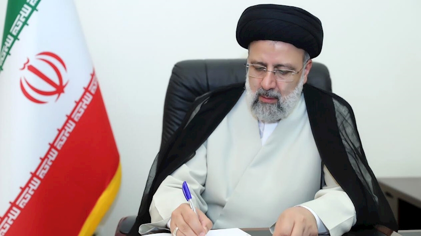 Iranpress: رئیسی از حضور و حماسه‌ پرشور مردم در راهپیمایی ۲۲ بهمن قدردانی کرد