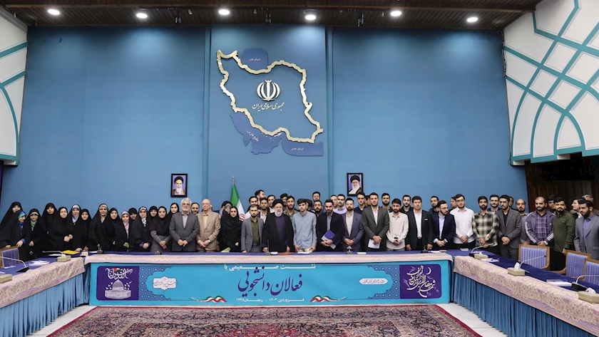 Iranpress: استفاده از ظرفیت دانشگاه‌ها و محافل دانشجویی در امور اجرایی کشور در دستور کار دولت