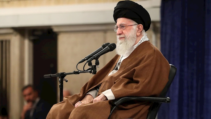Iranpress: رهبر معظم انقلاب: حج امسال حج برائت از دشمن جنایتکار صهیونیستی و حامیانش است