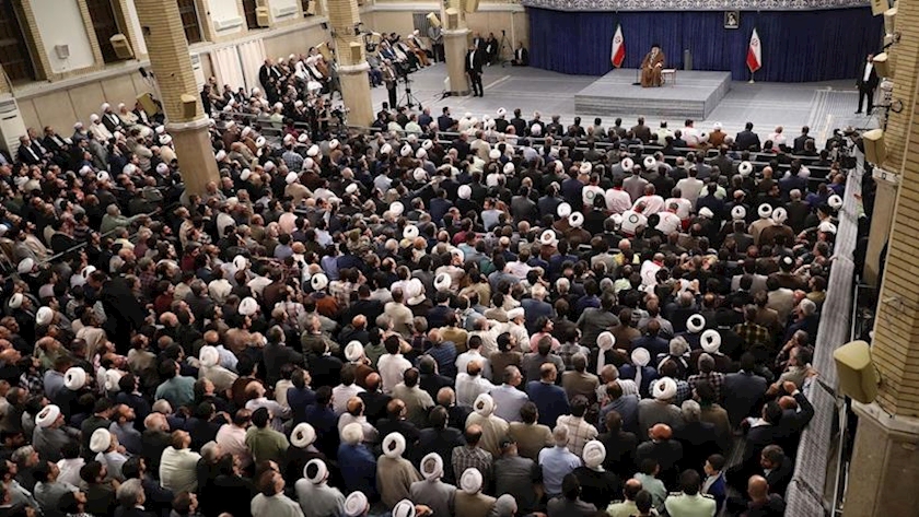 Iranpress: حج امسال، حج برائت است 